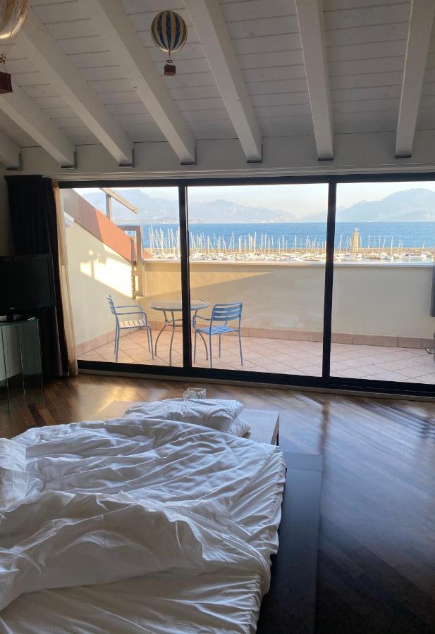 Molino Apartments Ντεζεντσάνο ντελ Γκάρντα Εξωτερικό φωτογραφία